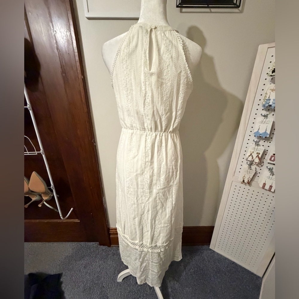 Skies Are Blue White Lace Maxi Dress - Picture 4 of 6